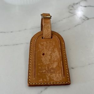 LV Travel Tag